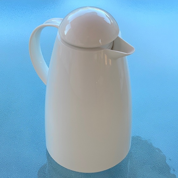 Tupperware White Thermo Pot Beverage Carafe Pitcher Flask, 1 Liter - Picture 2 of 11